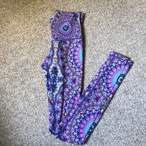 Wolves threads mandala patterned leggings
